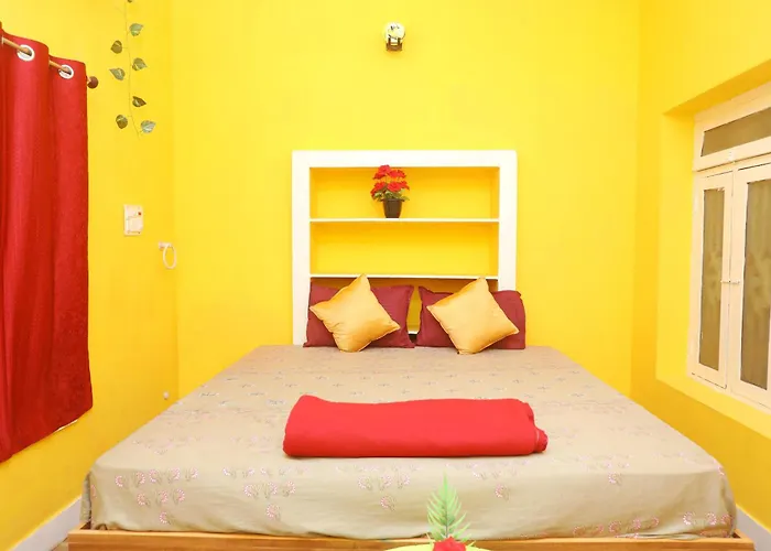 Le White Town Villa