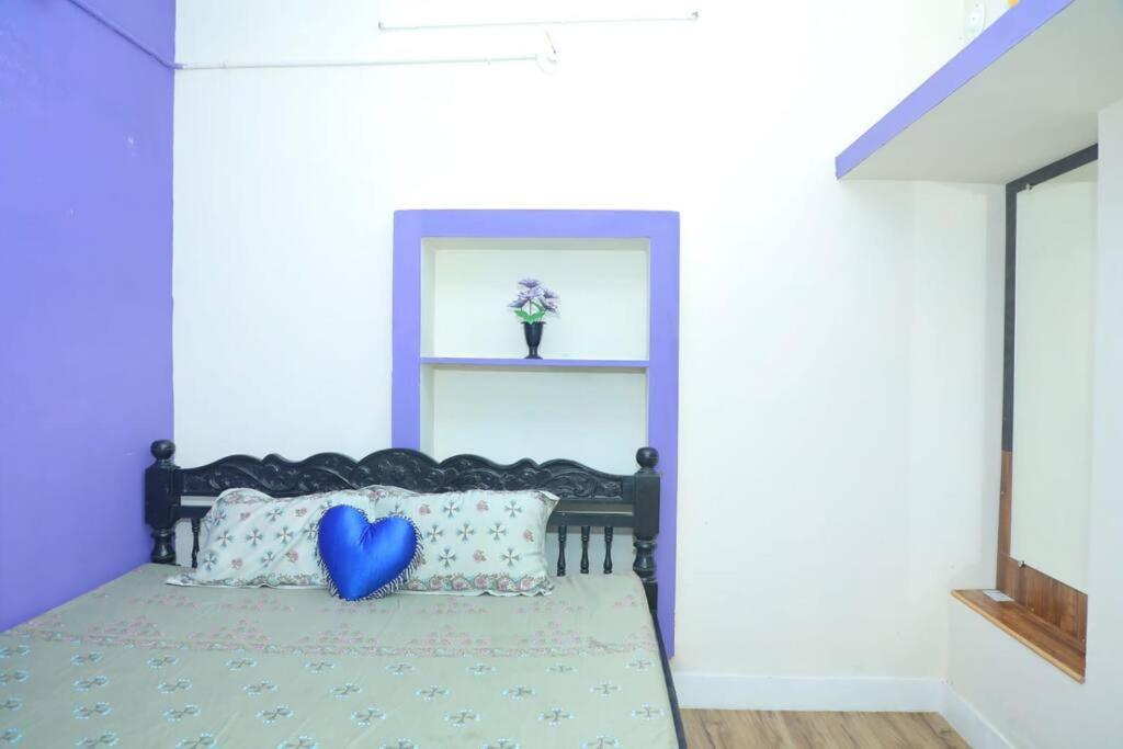 Le White Town Villa