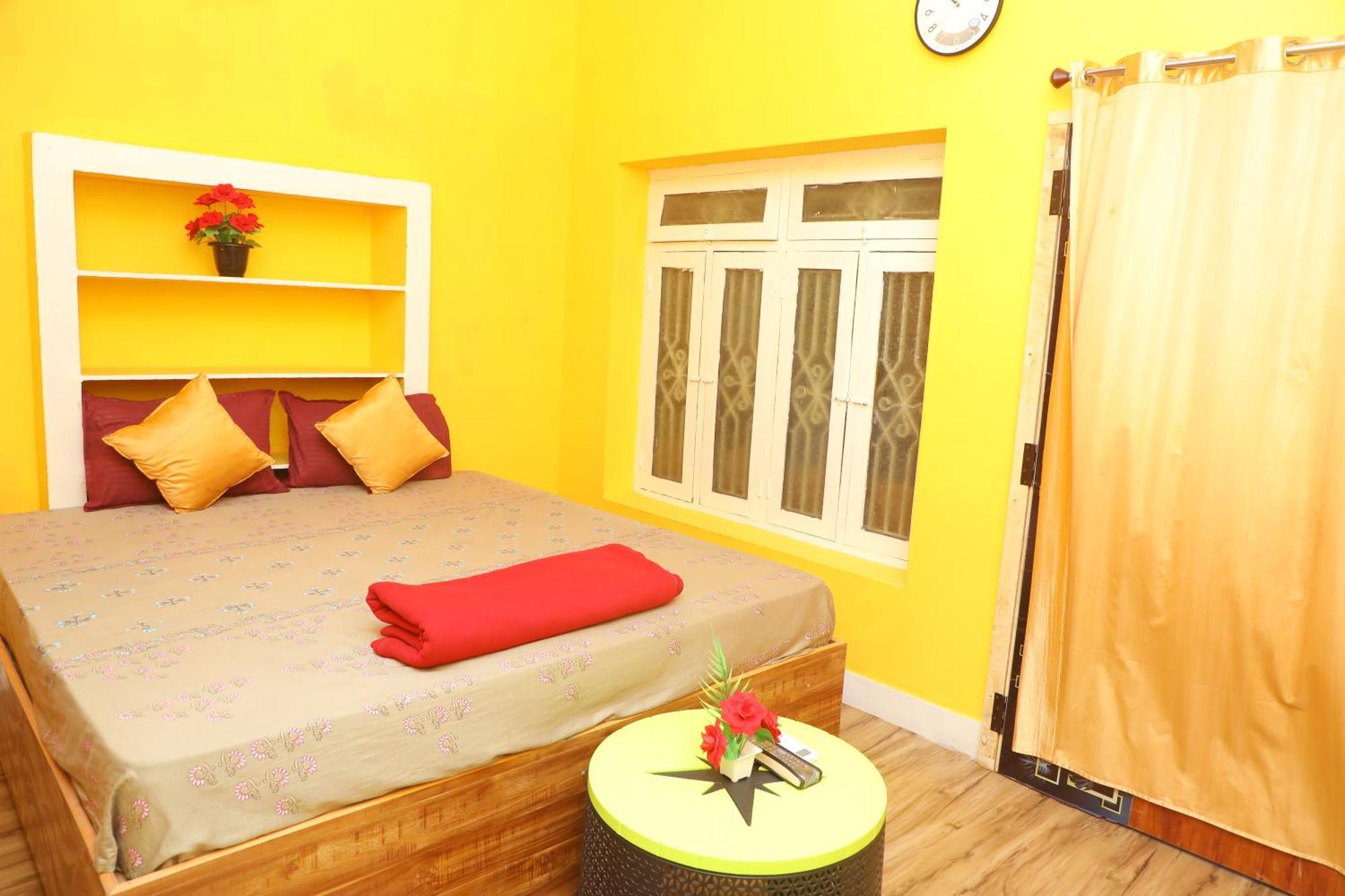 Le White Town Villa *
