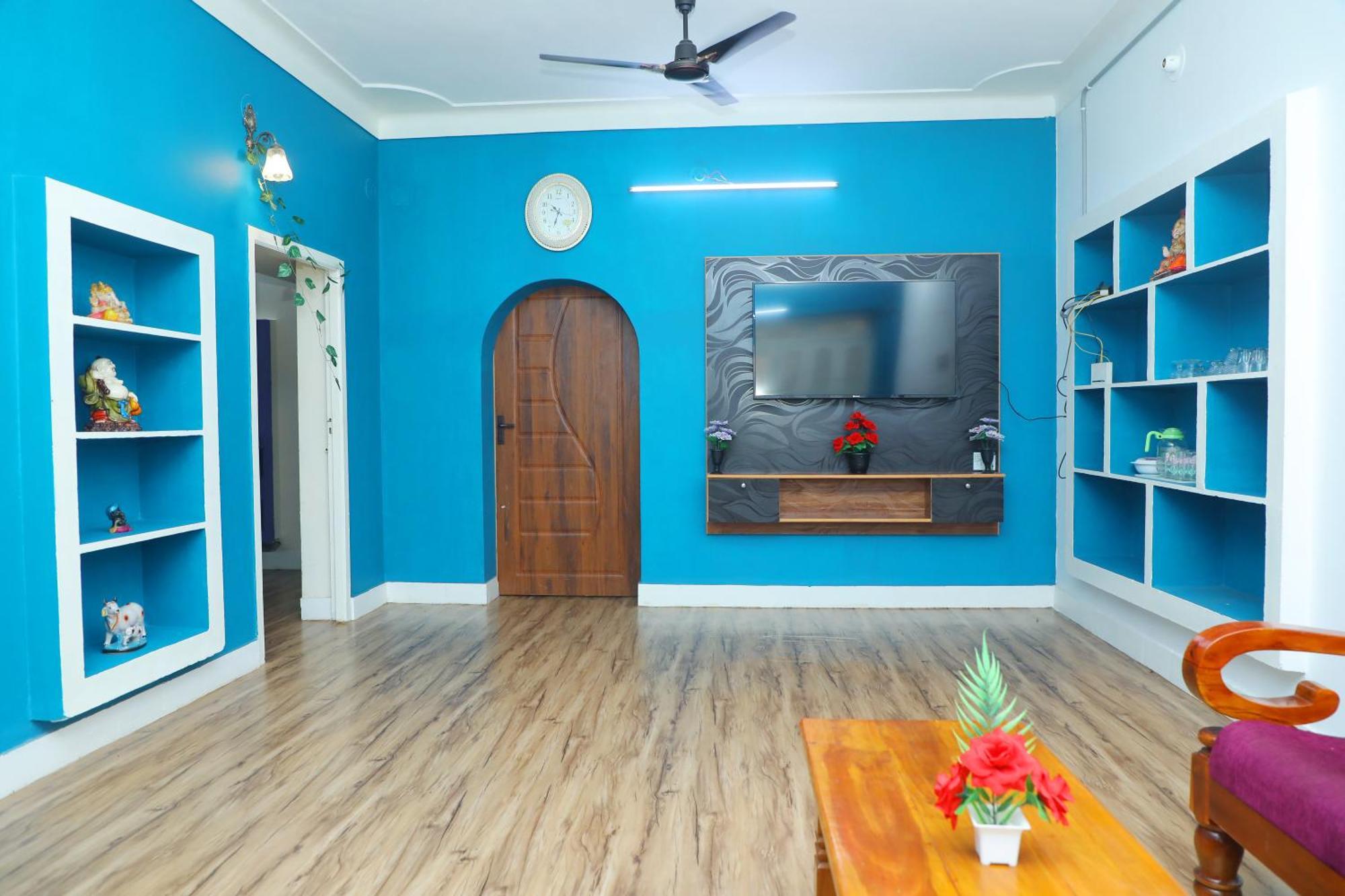 Le White Town Villa